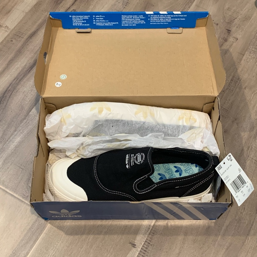 Men’s Black Adidas Sneakers